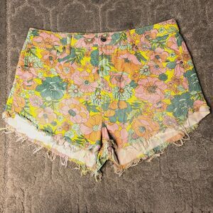 Wild Fable Highest Rise Cheeky Shorts Womens SIZE 14 Yellow Floral raw hem 36W
